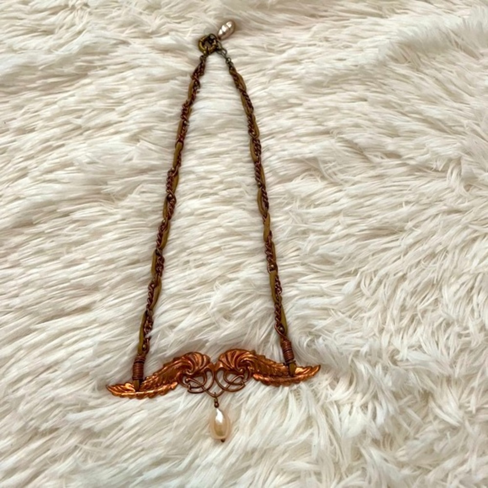 Beautiful and Unique Vintage necklace with real freshwater pearl